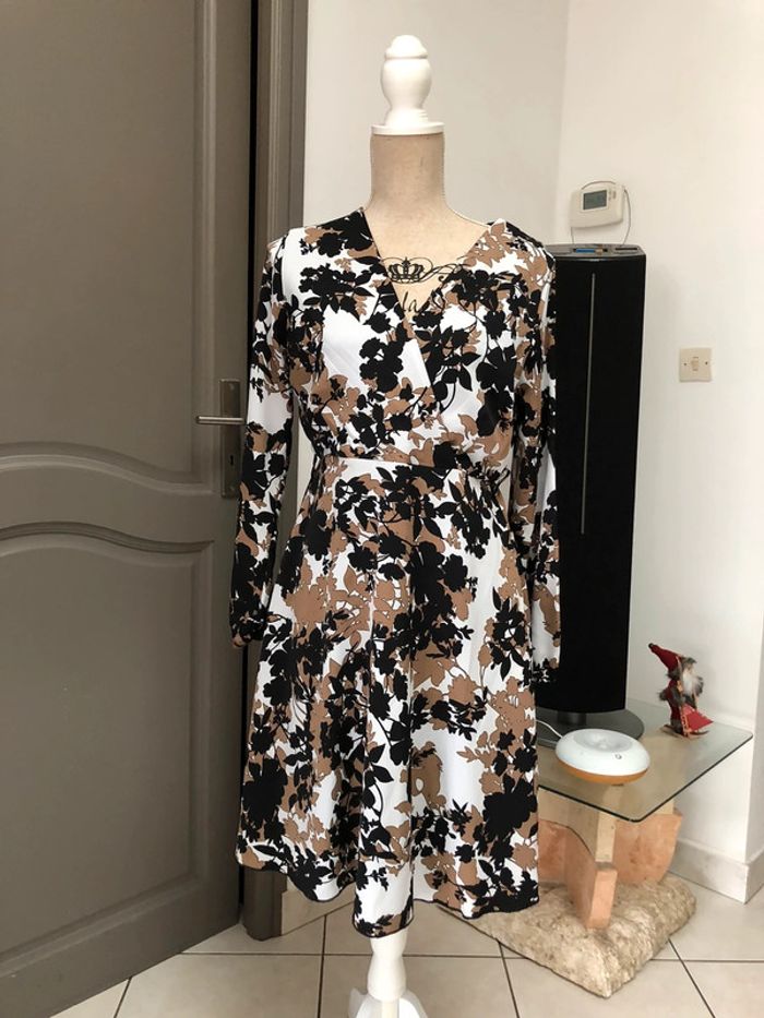 Superbe robe chic Lillie rose taille 38/40 nickel