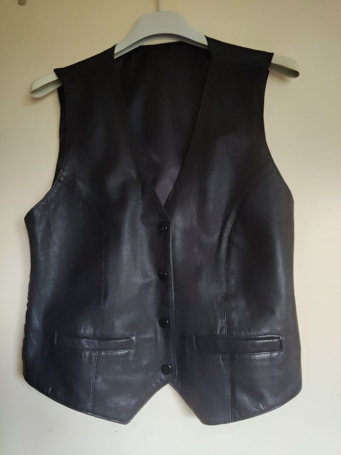 Gilet sans manche en cuir femme