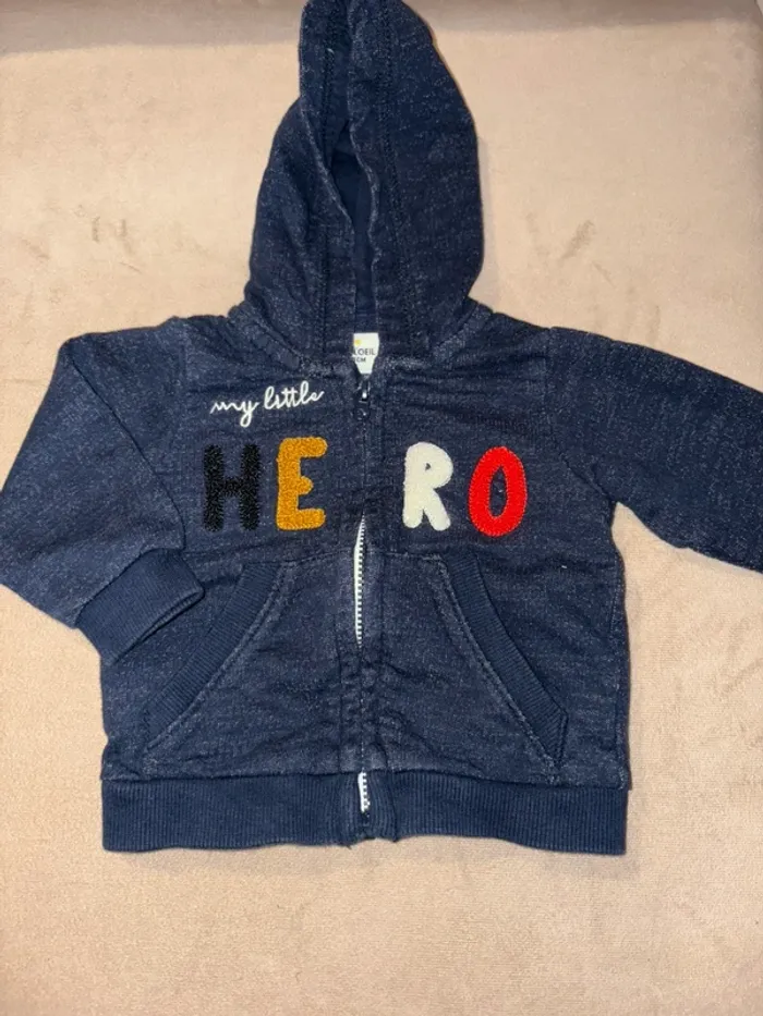 Veste à capuche