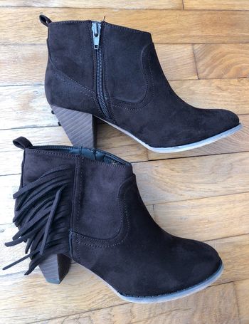 Bottines en suédine marron à franges pointure 38
