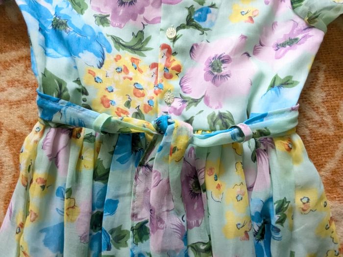 Robe fleurie habillée. Taille 7 ans (122 cm) belle qualité - photo numéro 7