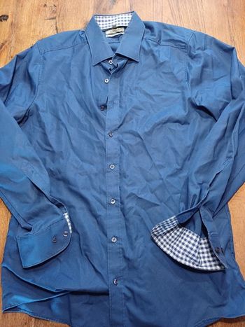 Chemise unie col et manche carreau