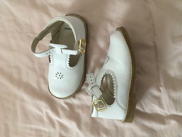 Chaussures taille 24 - photo numéro 2