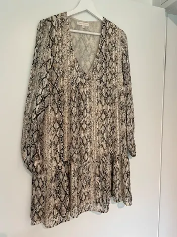 Robe Peace and Love S/M neuve