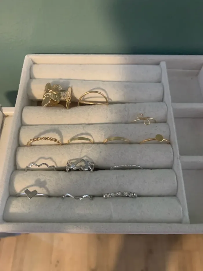 lot 13 bagues dorées et argentée