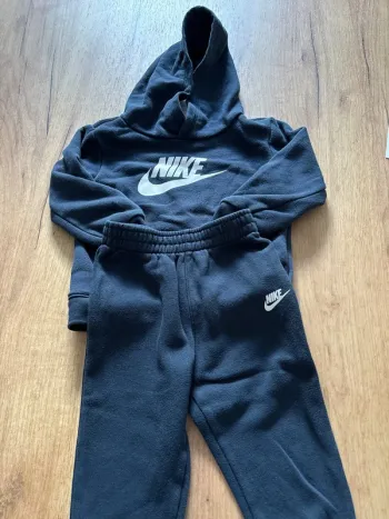 Ensemble Nike