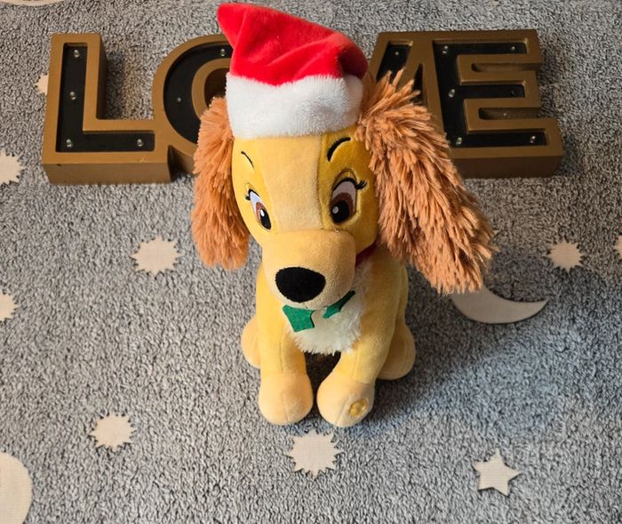Peluche Lady Disney – Noël – Sonore – Comme neuve 🎄🐶