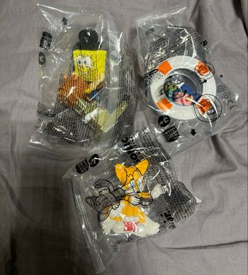 Figurine Burger King Bob l’éponge ou sonic neuf Blister