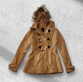 Manteau camel à capuche doublée de fausse fourrure – Totally Tally, taille 34