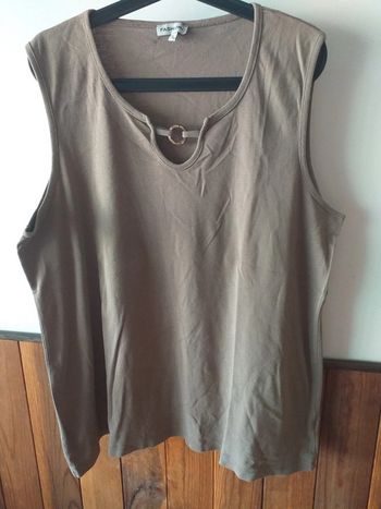 Debardeur marron avec anneau bois