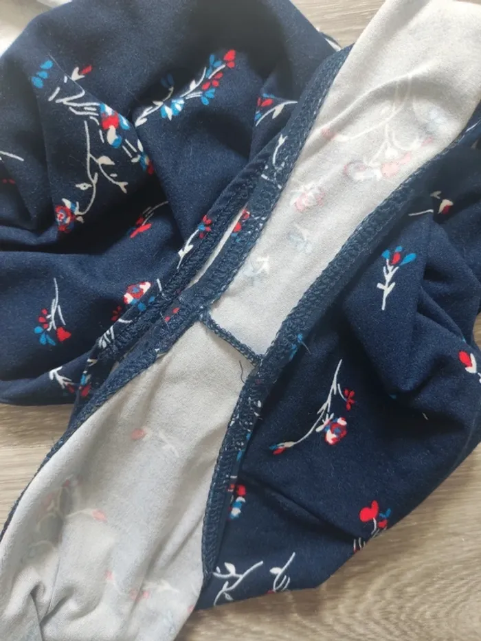 Body stretch bleu marine motif fleuri taille M Ardene neuf - photo numéro 6