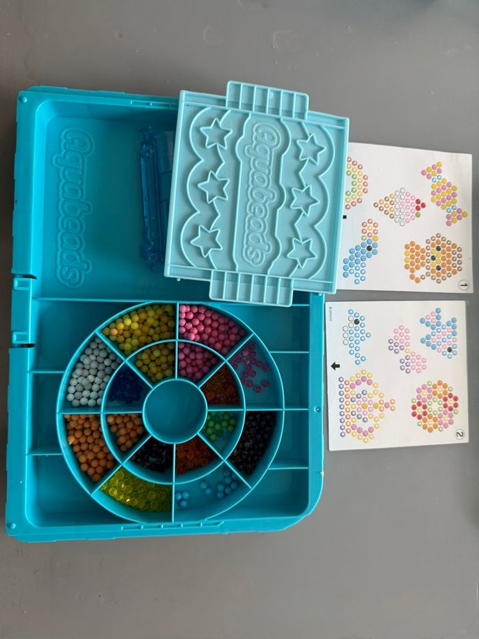 Coffret Initiation Aquabeads avec perles qui collent à l’eau - photo numéro 2