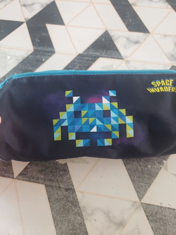 Trousse scolaire - photo numéro 4