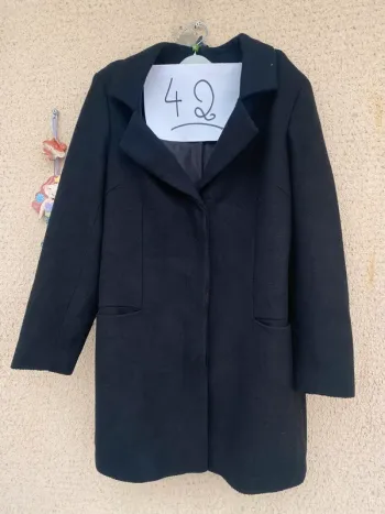 Très beau manteau Kiabi noir 42