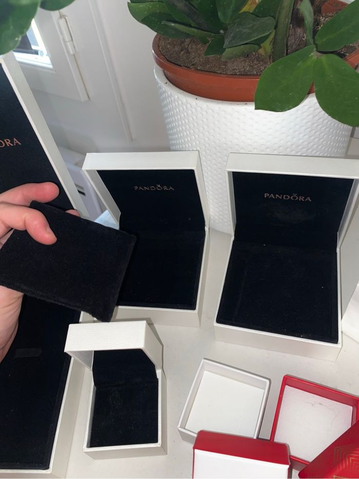 (Lot ou au choix): Sac,Pochon,Écrin: Pandora,Marc Orian,Diamant Or,Histoire D’or et Swarovski - photo numéro 10