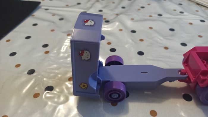 Tracteur avec remorque Hello Kitty - photo numéro 3