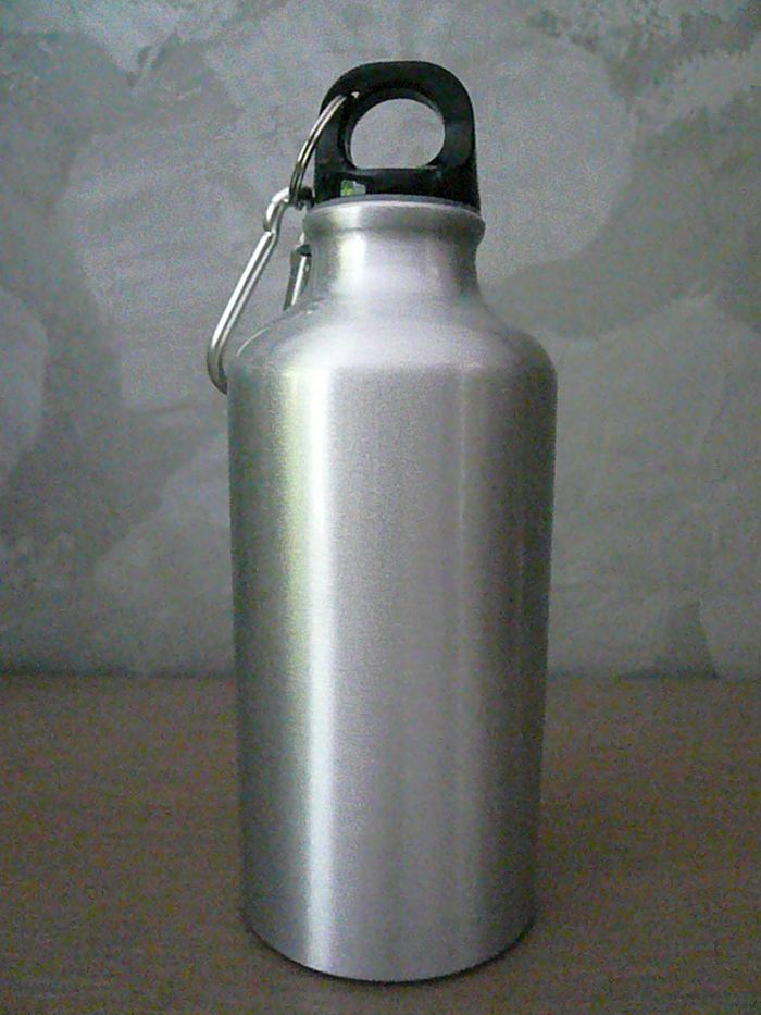 Gourde en aluminium avec mousqueton neuve - photo numéro 2