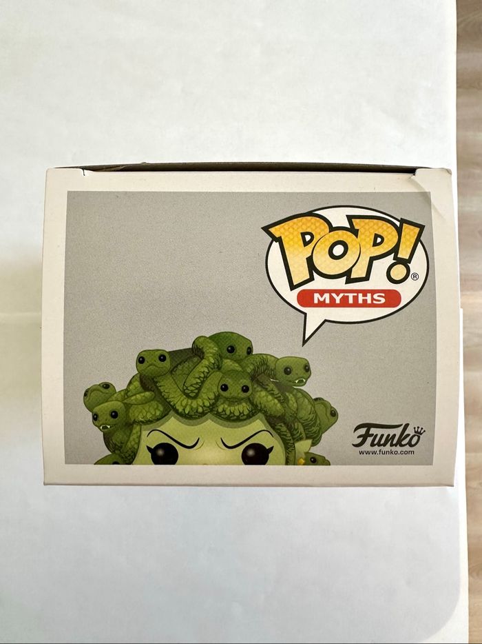 Figurine Funko Pop Medusa numéro 22 Myths - photo numéro 5