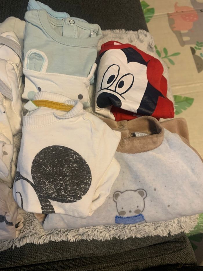 Vêtements 1 mois