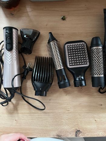 Philips Brosse Soufflante Multi Style BHD Tourmaline - 5 Accessoires 💎