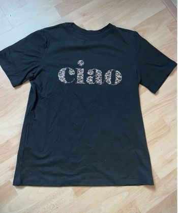 Tee shirt