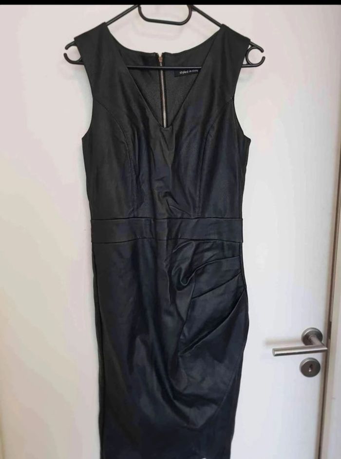Robe  style  cuir  taille 38