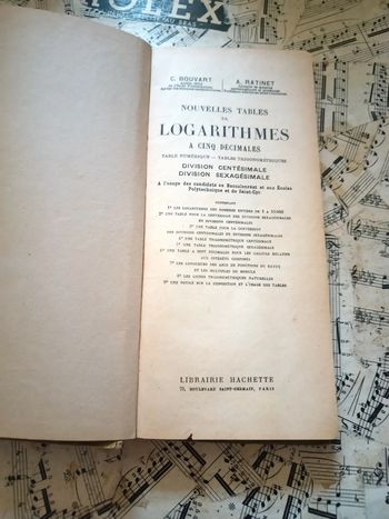 Nouvelles tables de logarithmes Hachette 1948