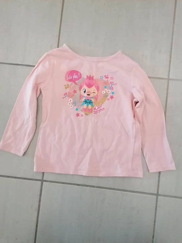 Tee-shirt manches longues porté une ou deux fois taille 3ans