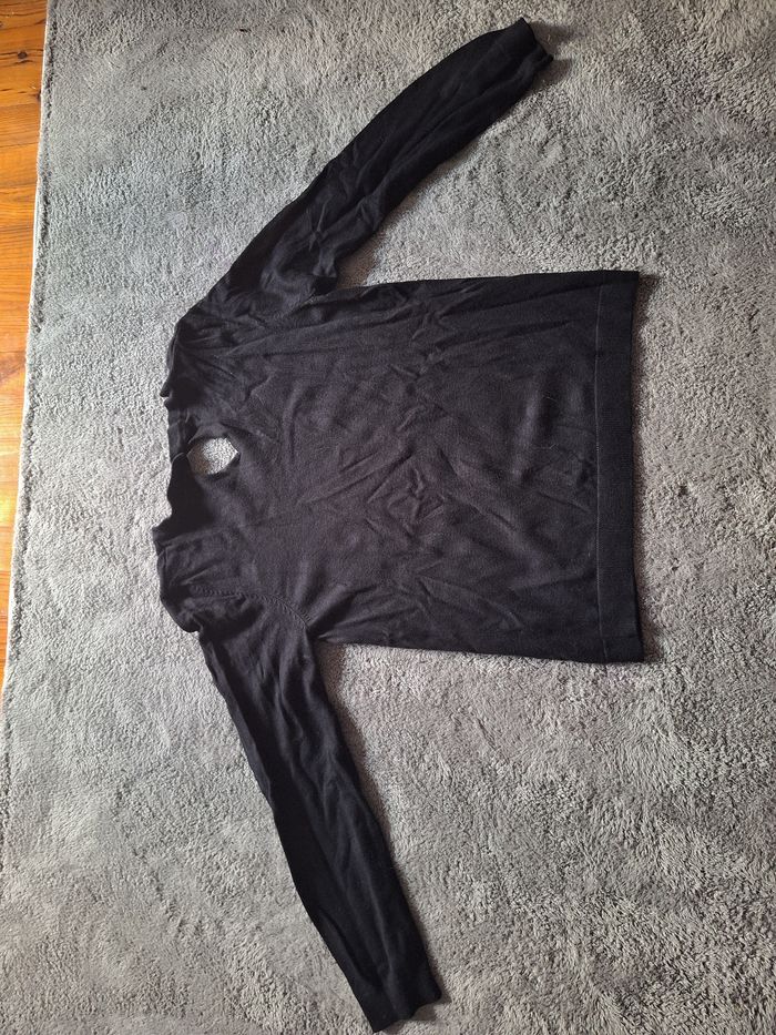 Pull noir - photo numéro 4