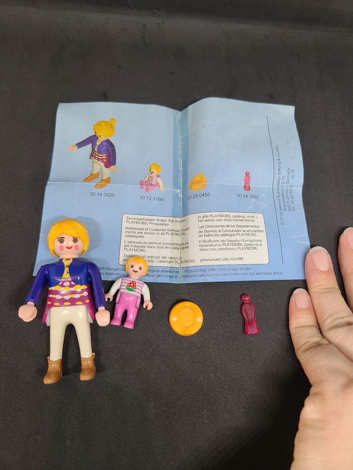 Playmobil 70418 maman avec bébé et table a langer complet - photo numéro 4