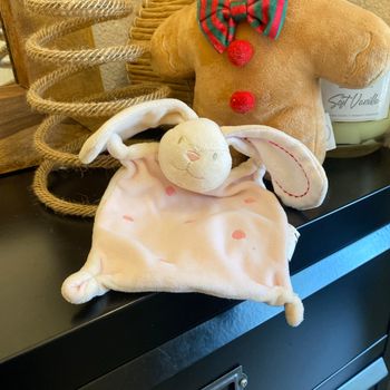 Doudou lapin rose pâle