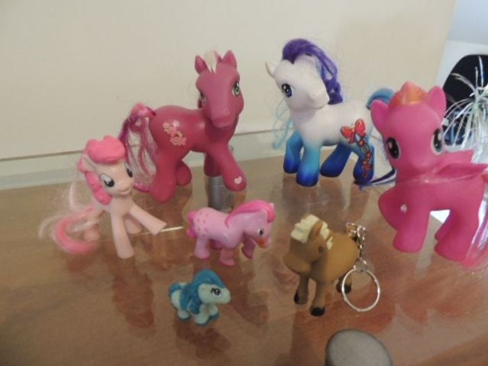 Lot de différents Petits Poney chevaux