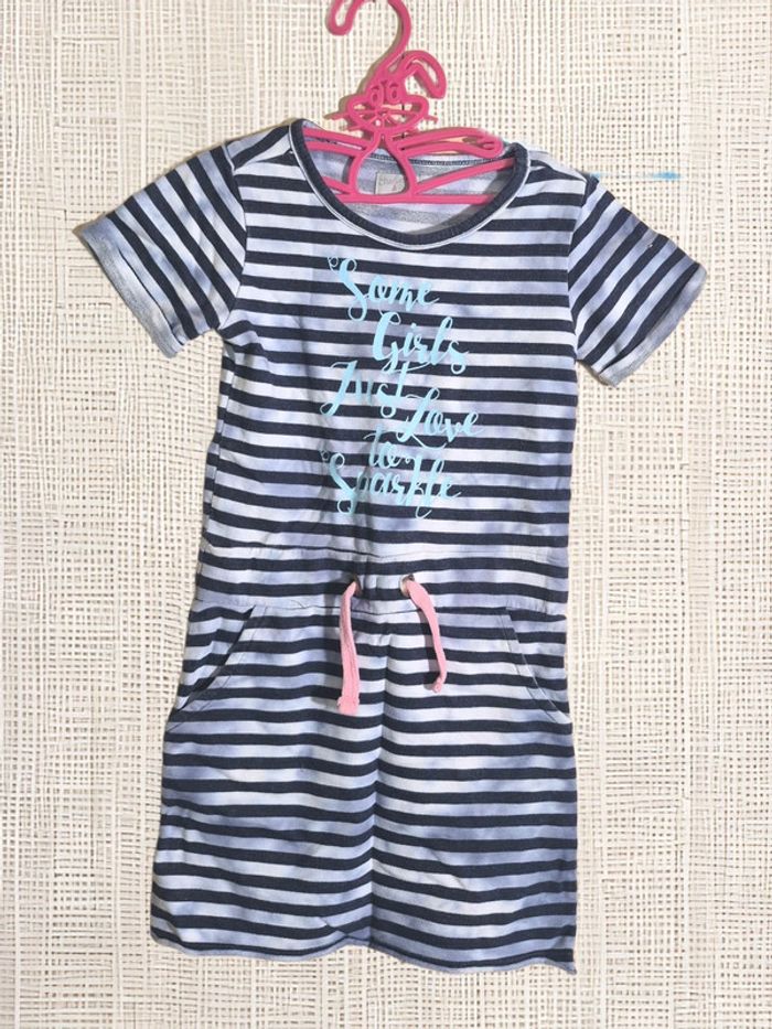 Robe courte