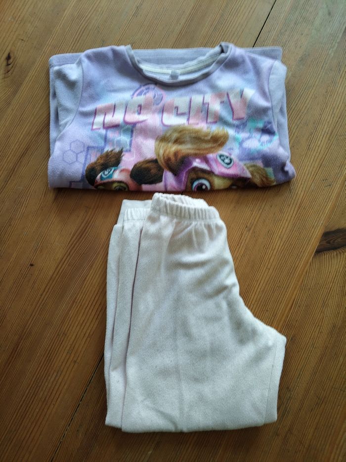 Lot 10 articles  divers fille 6 ans - photo numéro 2