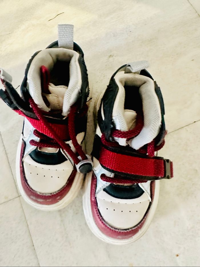 À Vendre : Baskets Demi Cheville Très Peu Servies - photo numéro 3