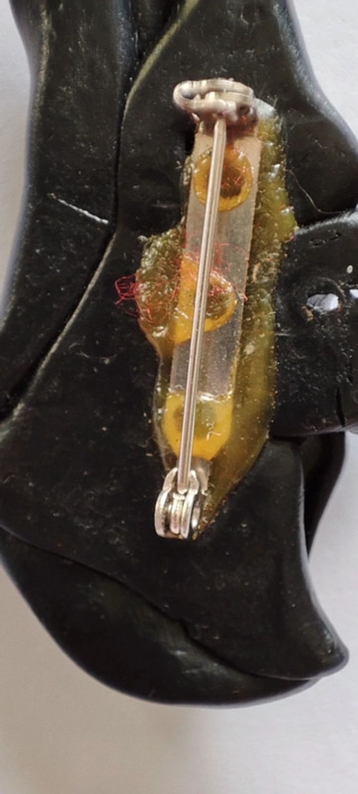 Broche en cuir - photo numéro 10