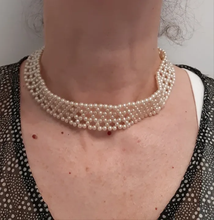 Très joli collier vintage raz du cou en perles - photo numéro 3