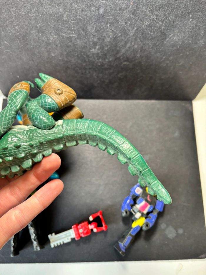 Petit lot de jouet et figurines vintages et récentes - photo numéro 3