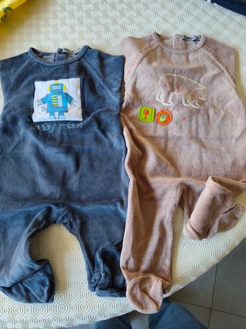  Deux Pyjamas bébé garçon 