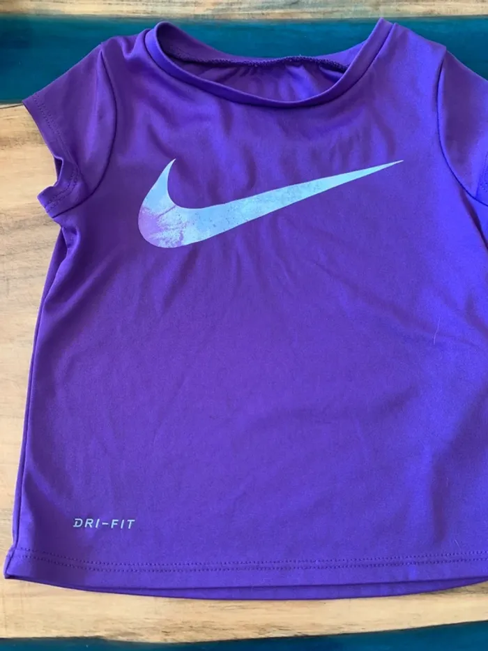 Ensemble nike short t-shirt taille 3 ans - photo numéro 4