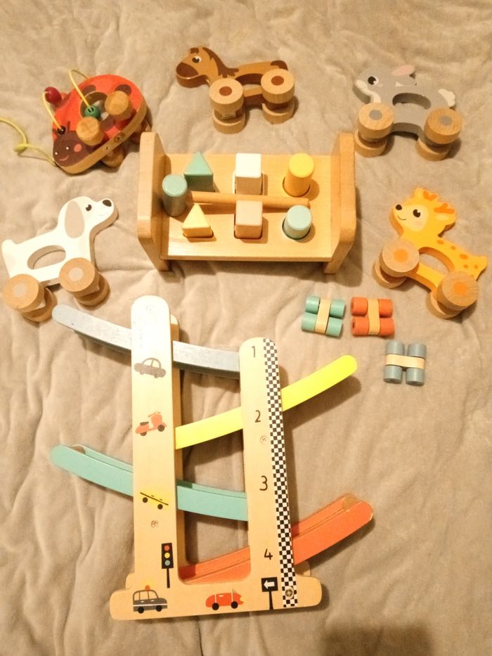 Lot jouets en bois