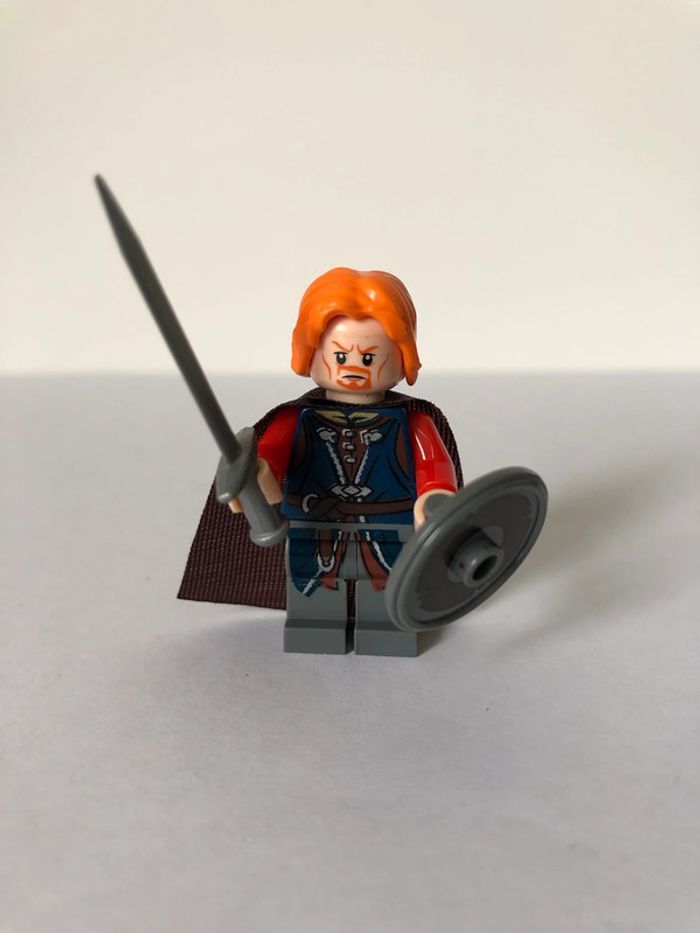 Figurine type lego lego Boromir. le seigneur des anneaux
