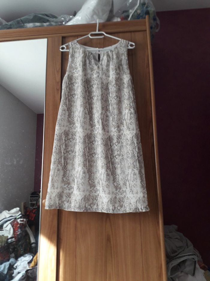 Robe bretelles larges