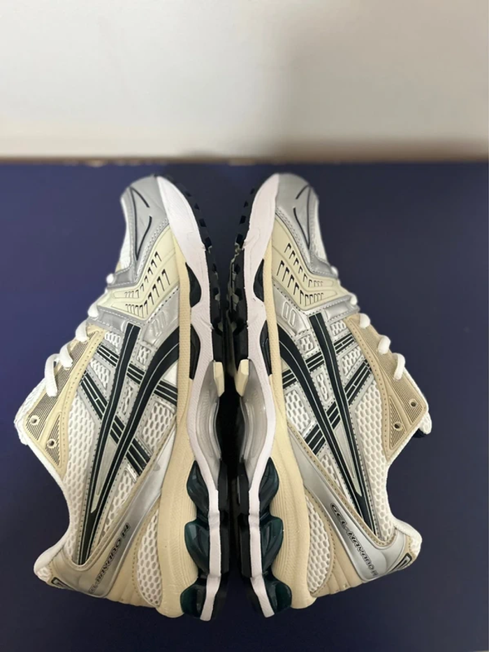 Asics Kayano 14 taille 43.5 - photo numéro 3