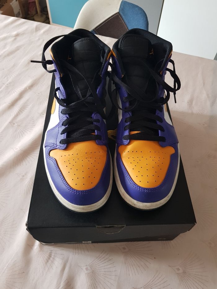 Jordan 1 mid Lakers - photo numéro 3