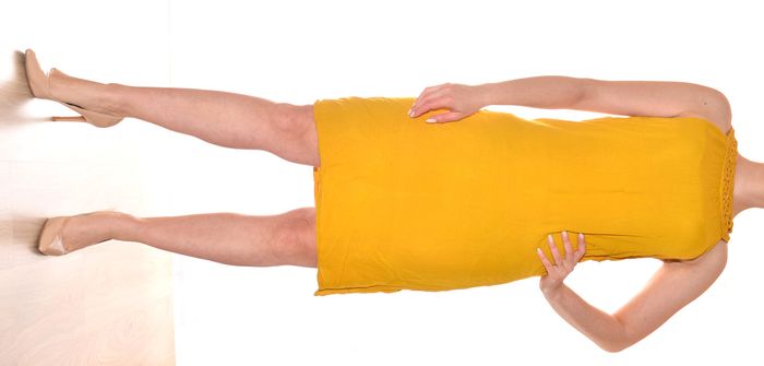 robe jaune moutarde uni sans manches droite et fluide taille S - photo numéro 2