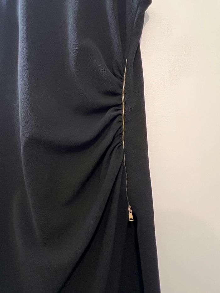 Robe Noire Élégante Sinéquanone Paris avec Détail Zip Asymétrique - Taille S/M - photo numéro 2