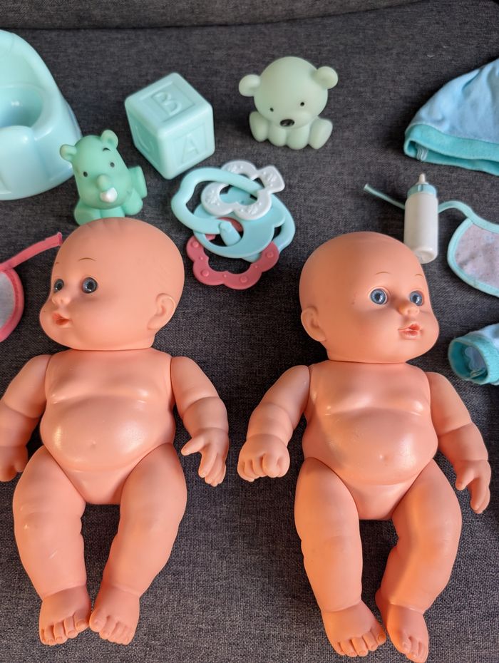 Poupée avec accessoires - photo numéro 2