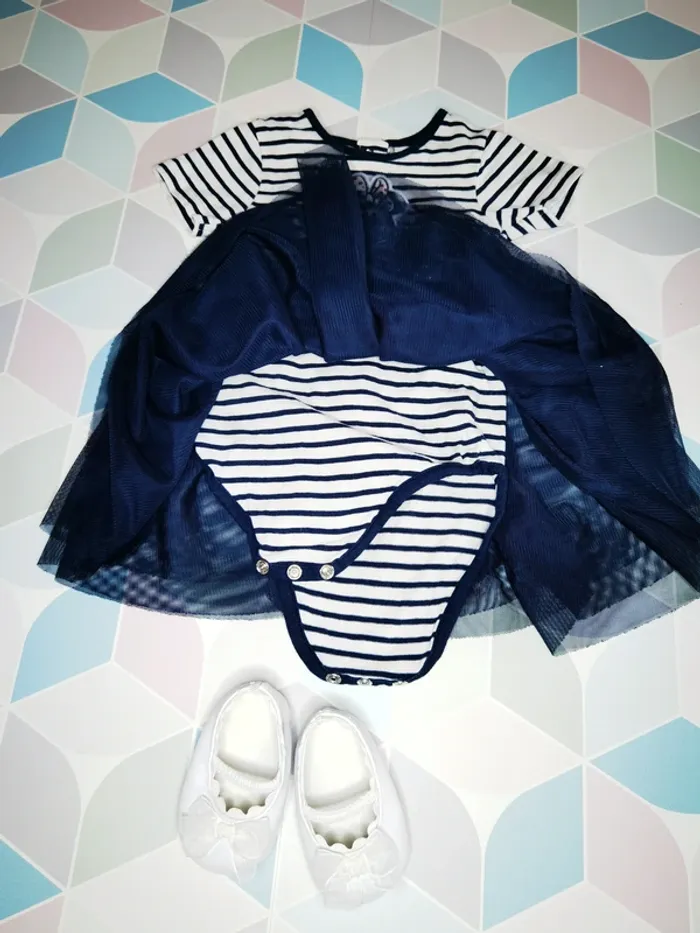 D3407 - robe + chaussures fille 6 mois - photo numéro 4