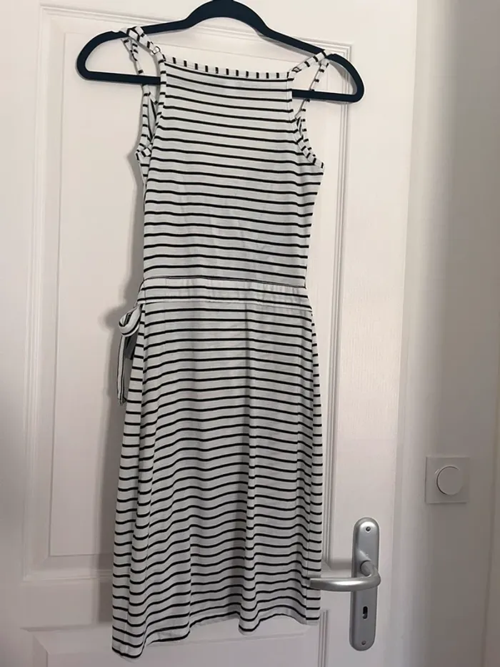 Robe cache coeur Jenniyer blanche et noire - photo numéro 6